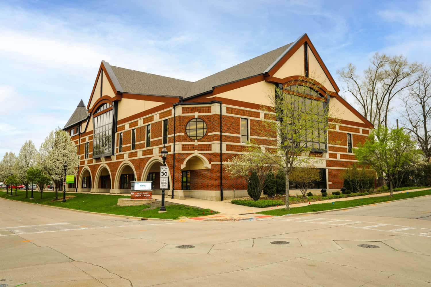 Glen Ellyn public library